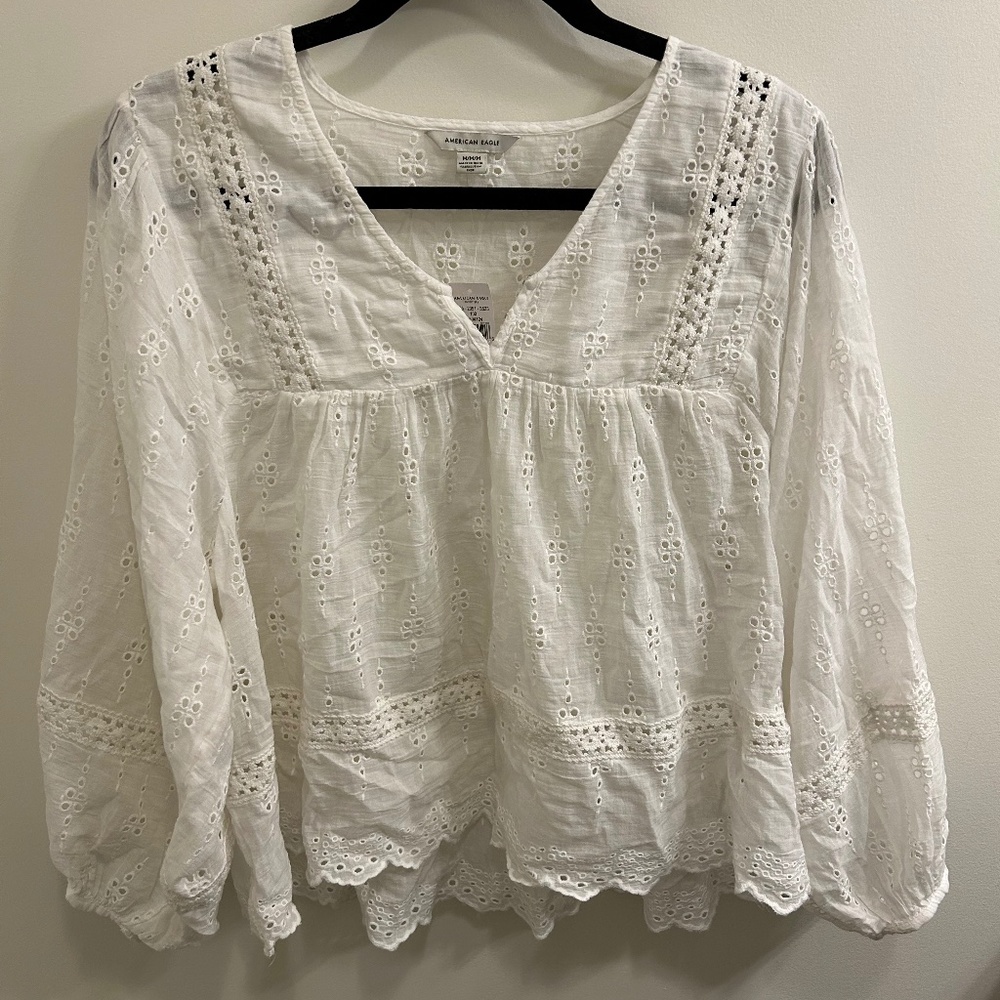 AE eyelet top
